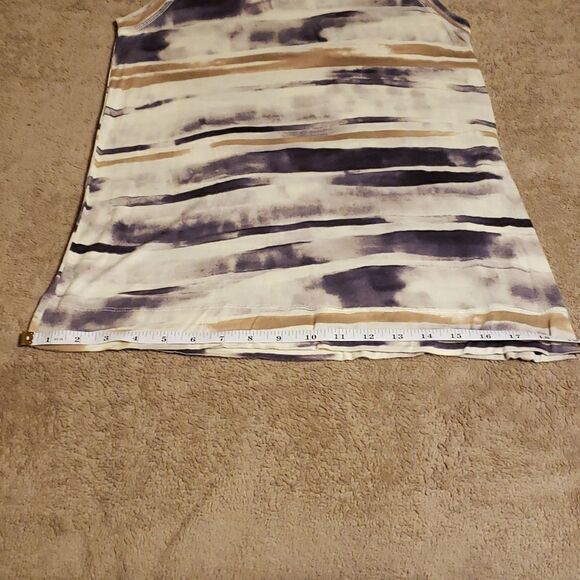 SIMPLY Vera, Vera Wang tank. Small. - Picture 7 of 7